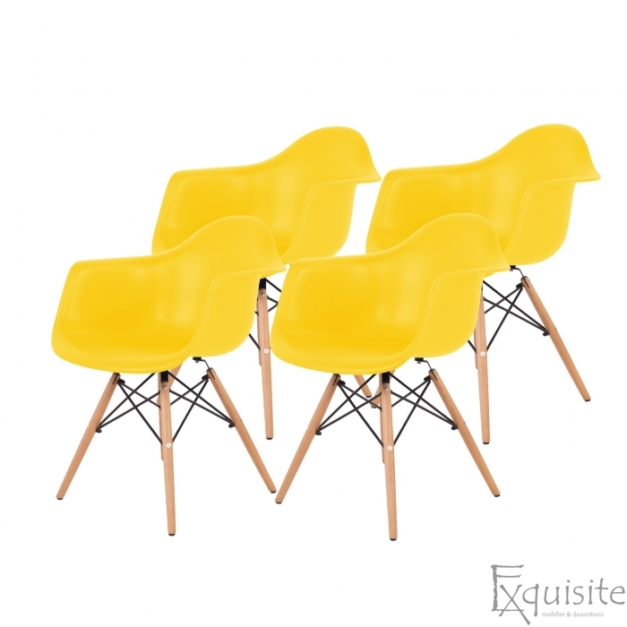 Scaun galben din plastic cu picioare din lemn - Set 4 bucati1