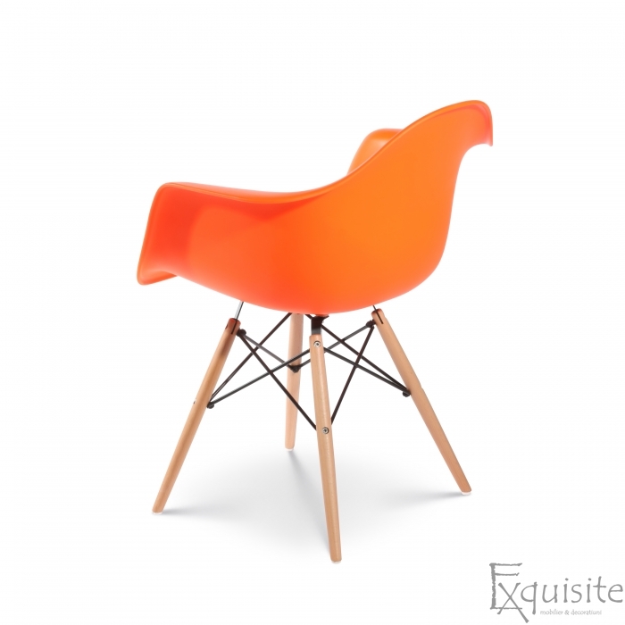 Scaun portocaliu din plastic cu picioare din lemn - Set 4 bucati 4