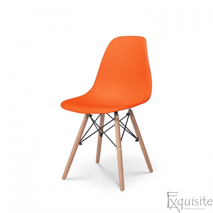 Scaun portocaliu din plastic cu picioare din lemn2