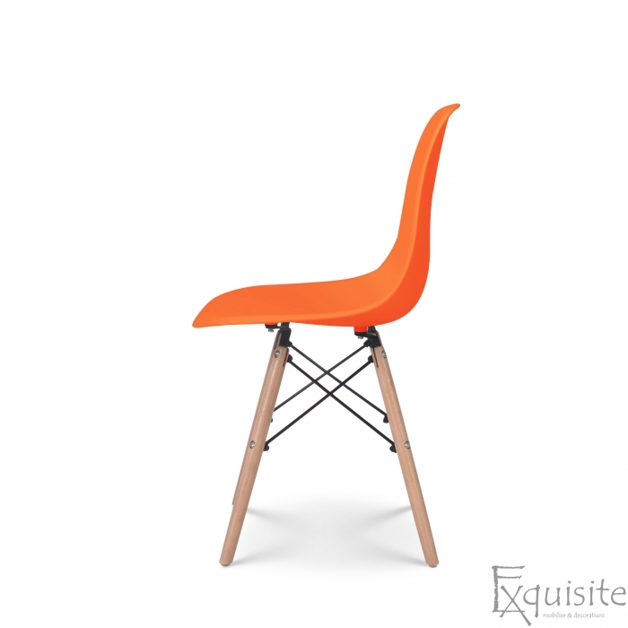 Scaun portocaliu din plastic cu picioare din lemn3