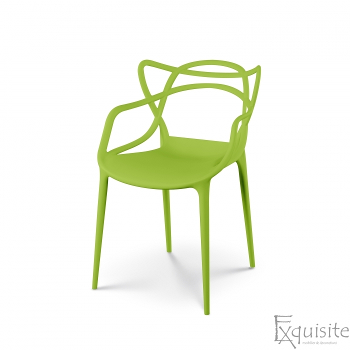 Scaun verde din plastic rezistent pentru terasa sau interior2