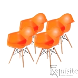 Scaun portocaliu din plastic cu picioare din lemn - Set 4 bucati 