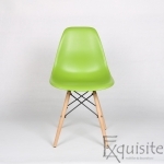 Masa rotunda din mdf cu 4 scaune tip Eames 15