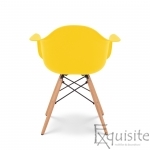 Scaun galben din plastic cu picioare din lemn - Set 4 bucati4