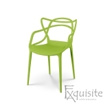Scaun verde din plastic rezistent pentru terasa sau interior1